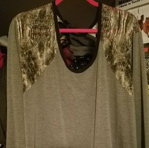 Cute top/sweater sweatshirt like